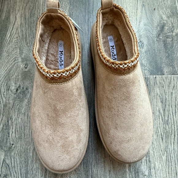 Mudd Y2K- Tan Suede Slip-On Shoes - SZ 11 - NWT - Picture 1 of 7